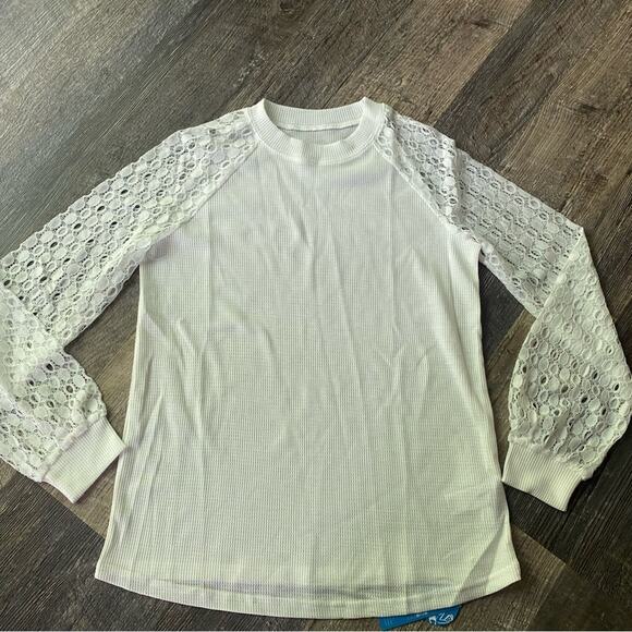 Cupshe lace Raglan long sleeve tee - Picture 2 of 12